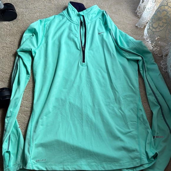Nike Dri Fit Top - Picture 1 of 2